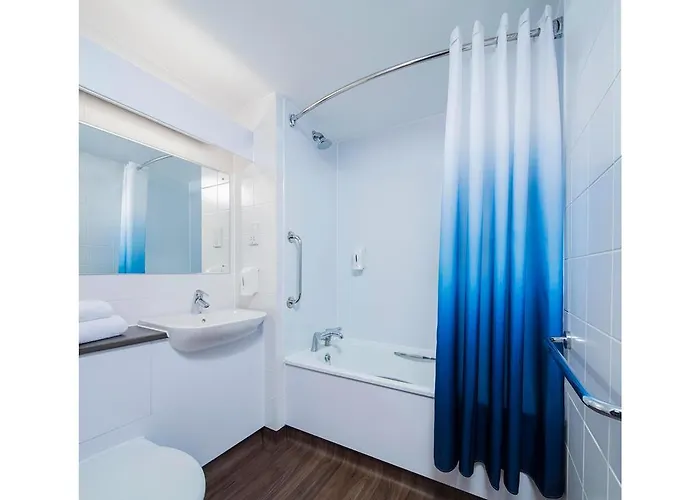 Travelodge Paisley Road 3* غلاسغو