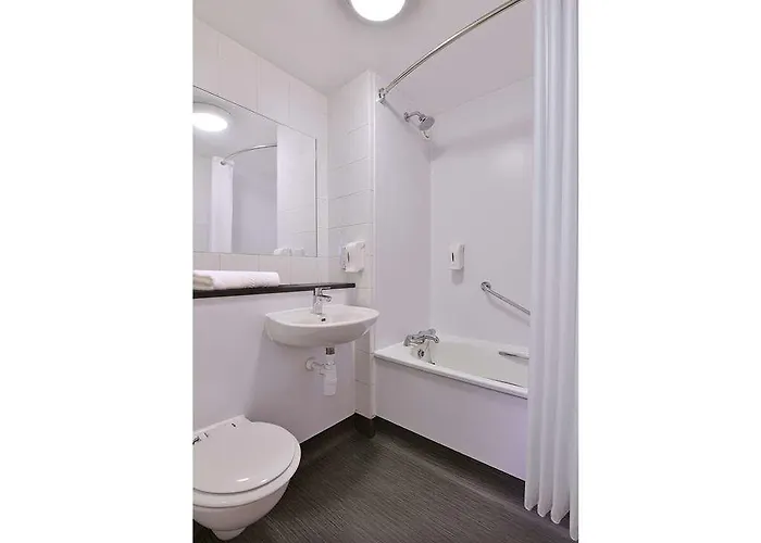 فندق Travelodge Braehead غلاسغو