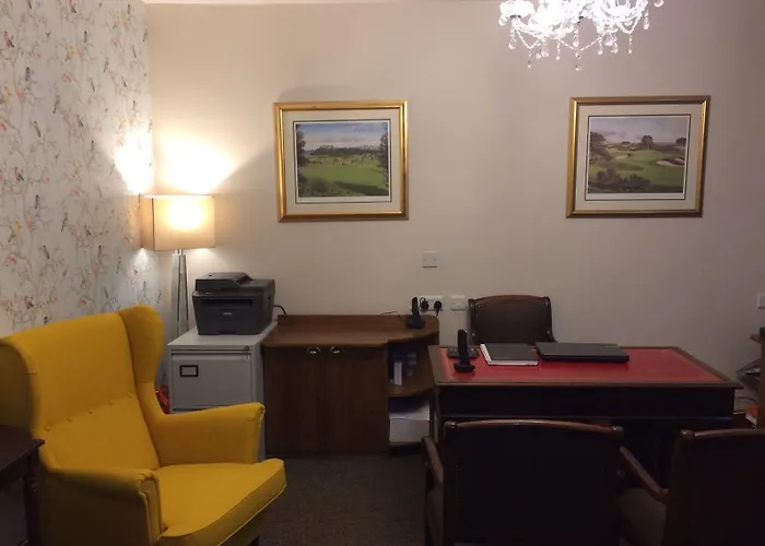 Crosshill House Ξενοδοχείο 4*