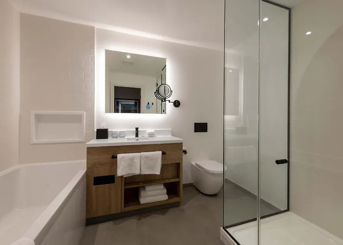 Sandman Signature Hotel