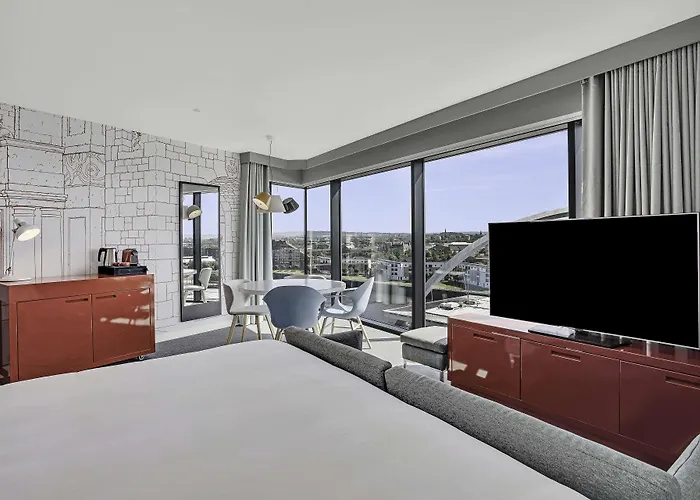 Radisson Red Hotel, 4*