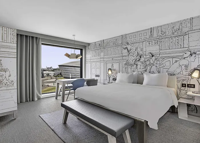 Radisson Red Hotel, 4*