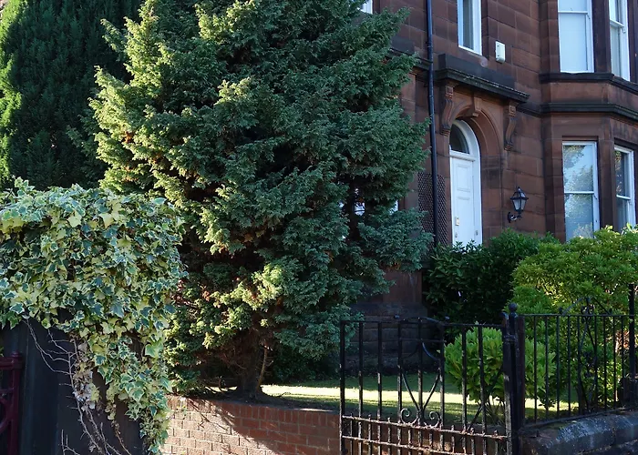 Claremont House Hotel 3*