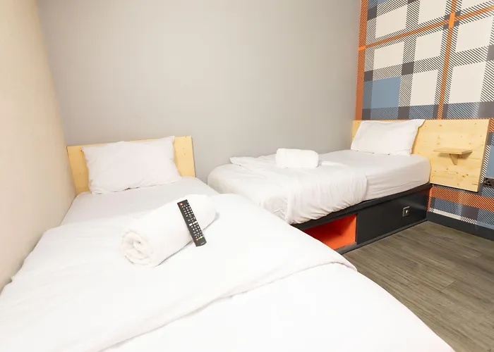 Easyhotel 2*