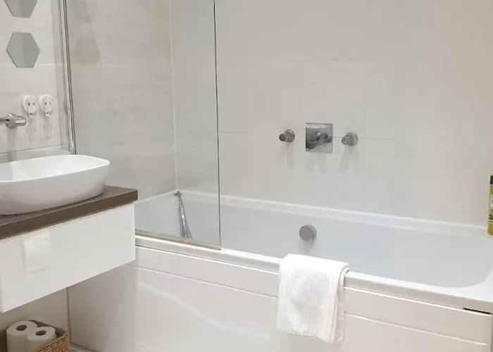 Oatlands Oasis-free Parking-2 Minutes From M74 Ferienhaus *