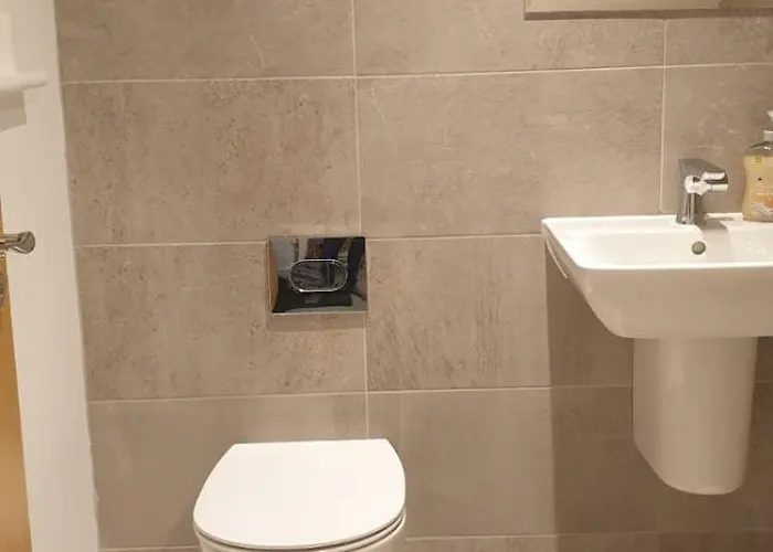 Oatlands Oasis-free Parking-2 Minutes From M74 גלאזגו