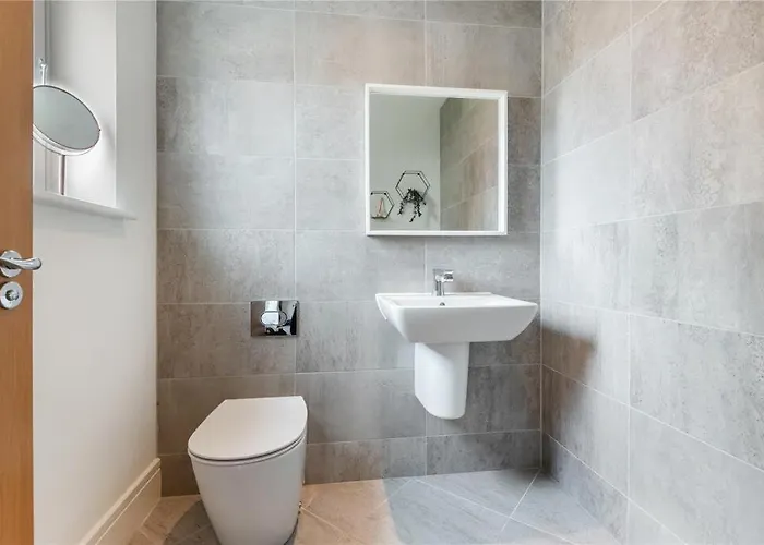 Oatlands Oasis-free Parking-2 Minutes From M74 בית נופש *