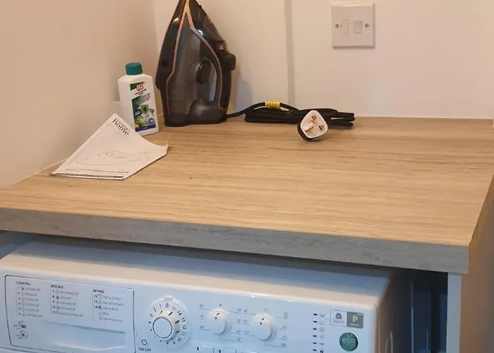 Oatlands Oasis-free Parking-2 Minutes From M74 בית נופש *