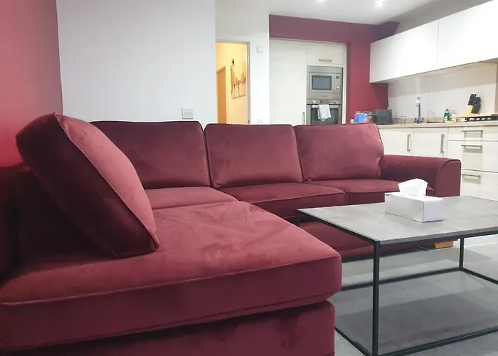 Oatlands Oasis-free Parking-2 Minutes From M74