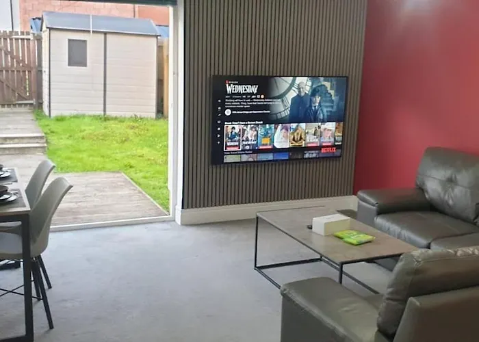 Oatlands Oasis-free Parking-2 Minutes From M74 Ferienhaus *