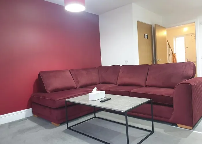 Oatlands Oasis-free Parking-2 Minutes From M74 בית נופש