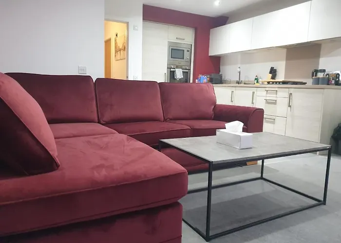 Oatlands Oasis-free Parking-2 Minutes From M74 *