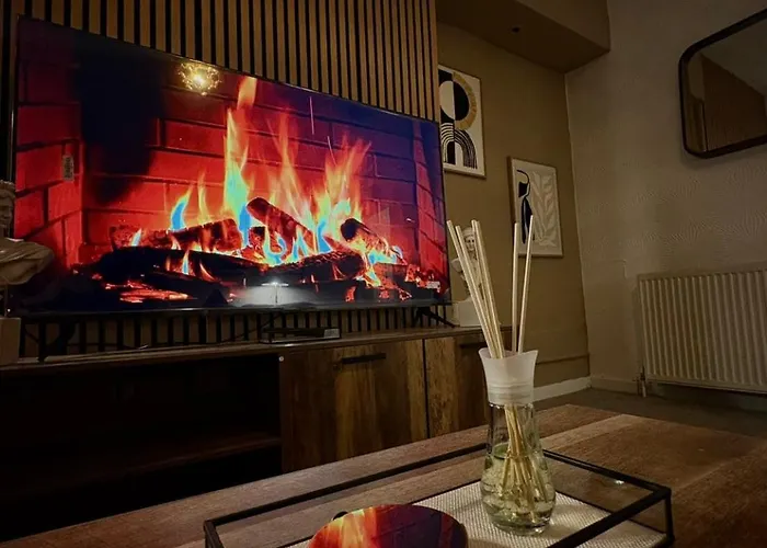 Cozy Corner-sleeps 8 Guest Entire House Very *