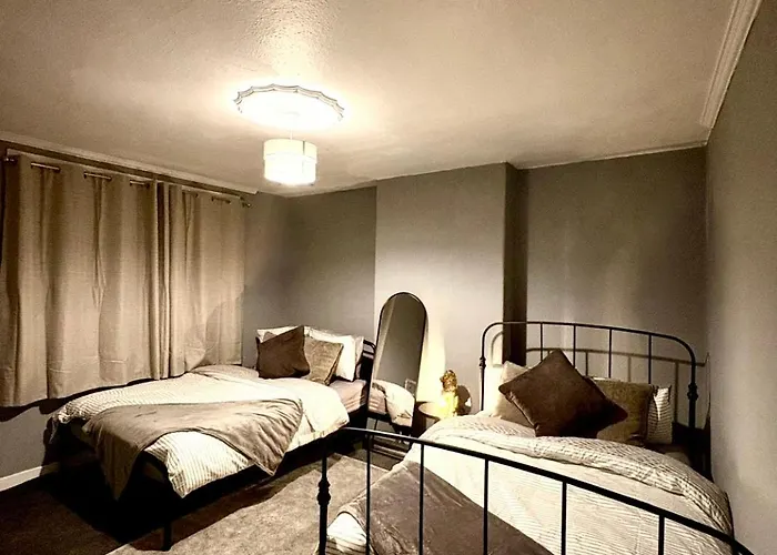 Cozy Corner-sleeps 8 Guest Entire House Very *