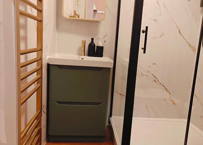 Newly Renovated West End Glasgow