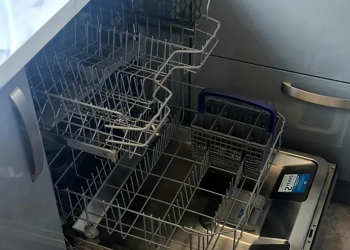 2-bedroom Away From In Glasgows' East End With Free Parking