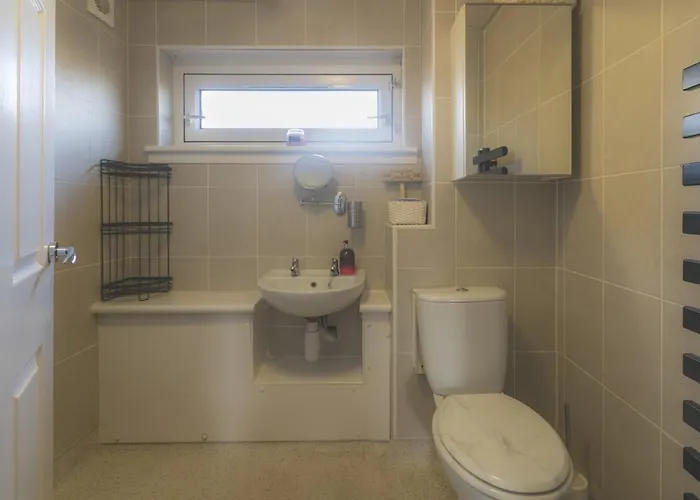 2-bedroom Away From In Glasgows' East End With Free Parking