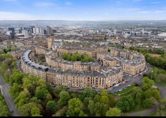 Grand In The Park Apartment Glasgow