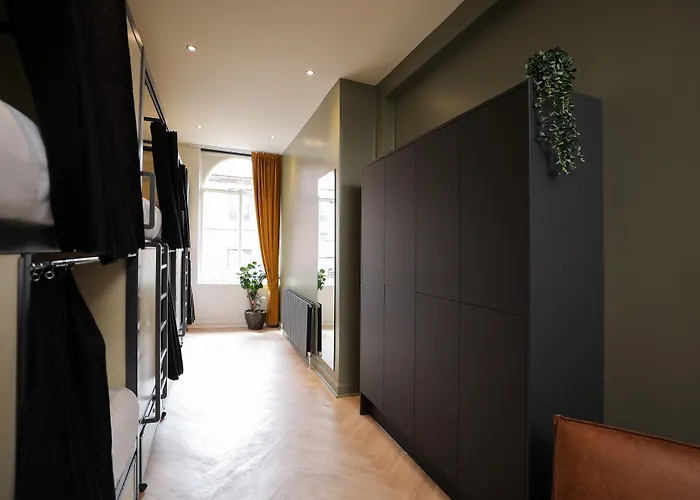 Ξενοδοχείο Revolver