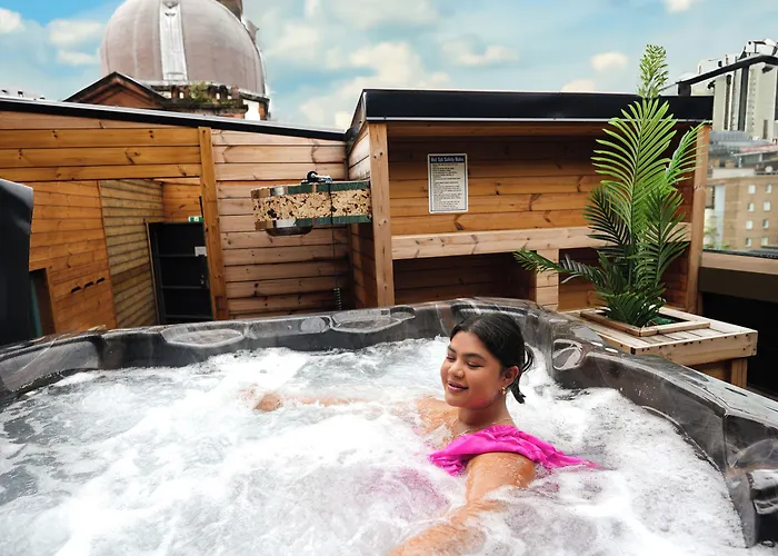 Revolver מלון גלאזגו