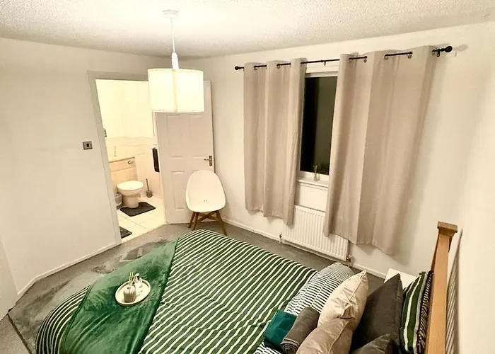 Tartan Nest- Entire House- Sleeps 8 Guests * Глазго