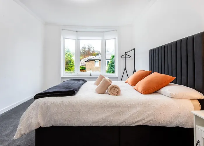 Cosy 3 Bed Flat In Kings Park شقة