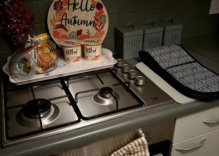 Tartan Nest- Entire House- Sleeps 8 Guests * Glasgow