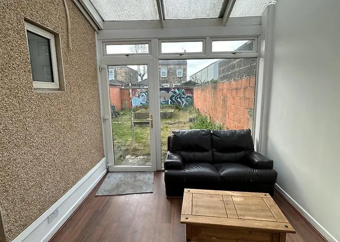 Victorian 5 Bedroom House Free Parking Sse شقة