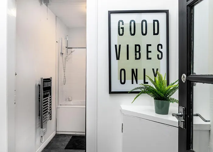 Cosy 3 Bed Flat In Kings Park *