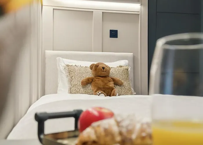 2br West End Near Botanic Gardens *