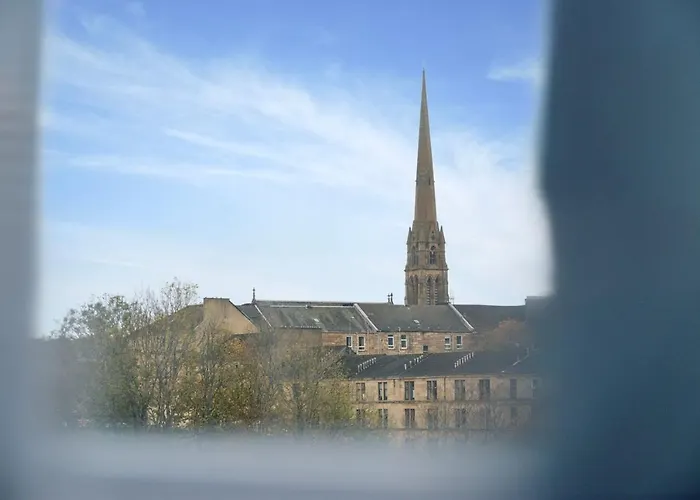 2br West End Near Botanic Gardens *