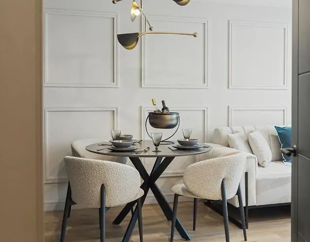 2br West End Near Botanic Gardens *