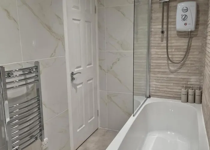 Modern In West End, Free Parking 格拉斯哥