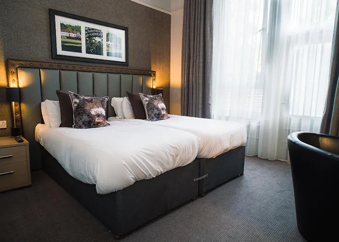 Number 10 Глазго