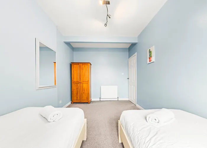 Bright & Modern Family Flat Near City Centre Апартаменты Глазго