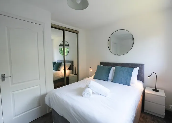 Modern 2 Bedroom Platinum Pad * Γλασκώβη