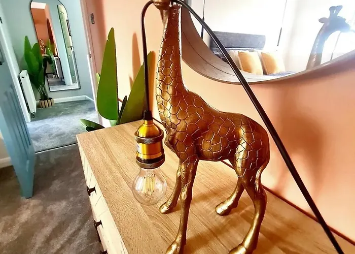 Urban 4br House - Central-free Parking-no Party *