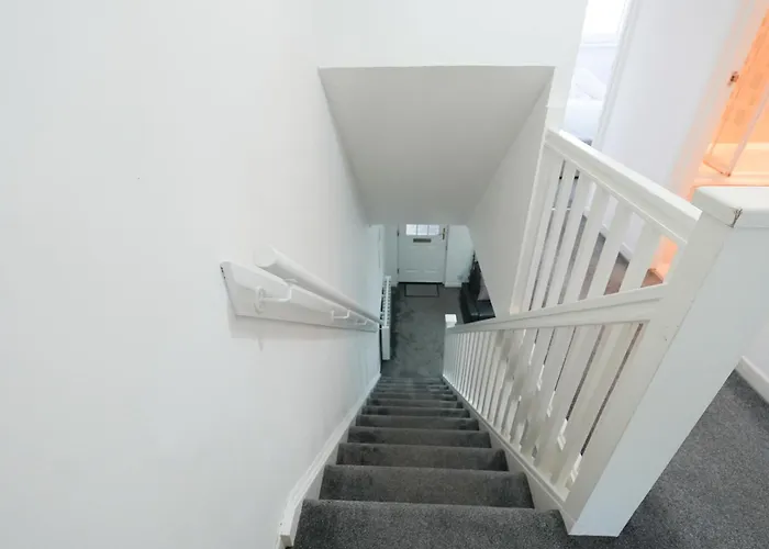 Modern 2 Bedroom Platinum Pad Διαμέρισμα *