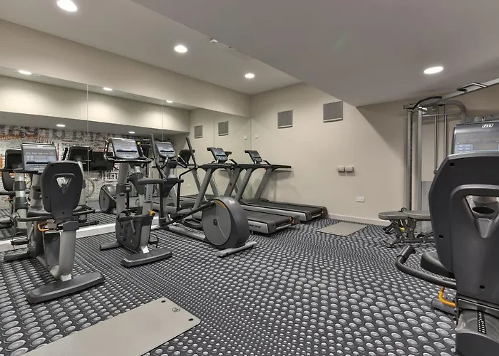 For Students Only - Willowbank In * Glasgow