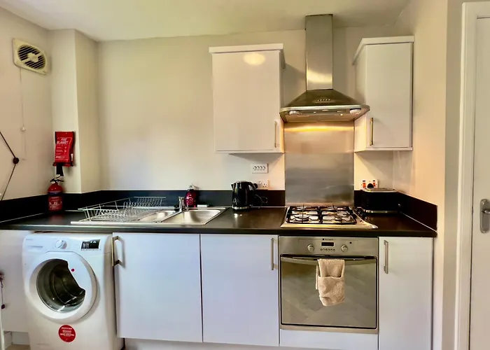 Stylish With Free Parking Near Town Apartman *