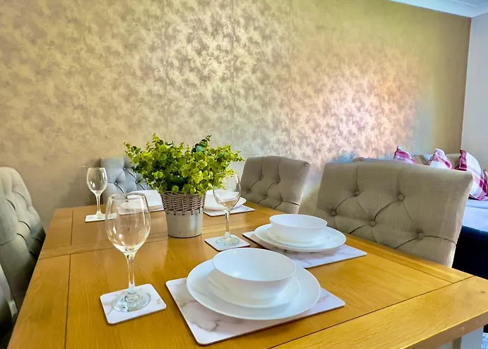 Stylish With Free Parking Near Town Apartman *