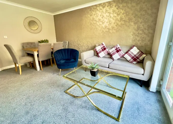 Stylish With Free Parking Near Town * Glasgow