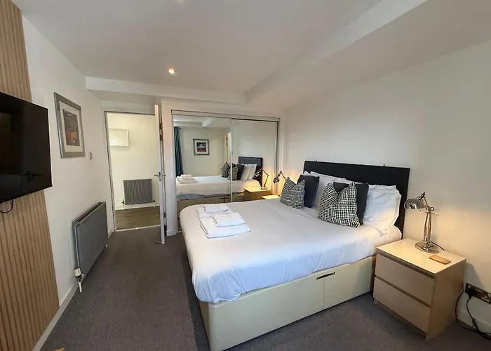 Principal - Clyde Waterfront غلاسغو