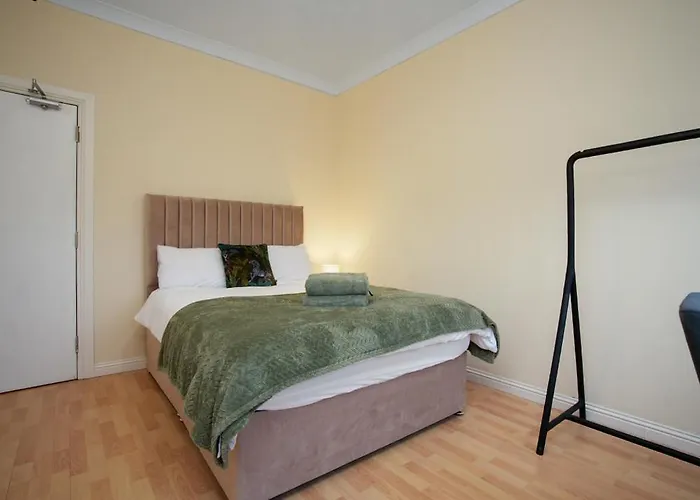 Group 3br Close To Hydro And Secc With Parking Appartamento *