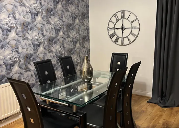 The Ovo Hydro Penthouse With Free Parking Apartment