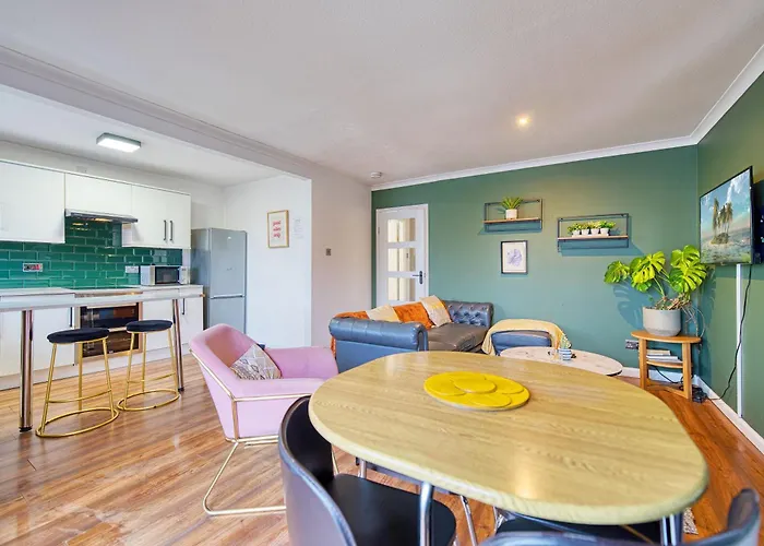 New Slick Finnieston Pad W/ Free Parking