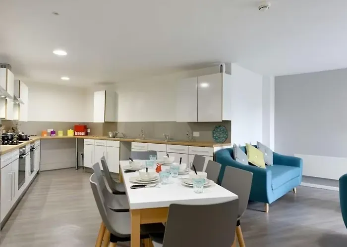 Student Only Ensuite In *