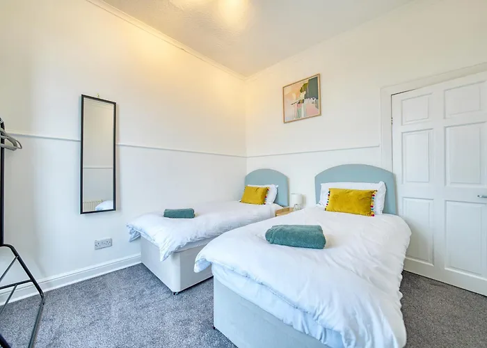 3br Flat Near Maryhill Park And West End With Parking Appartement *