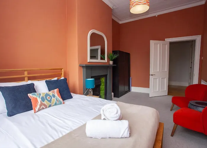 Newly Renovated Flat In Trendy Finnieston Glasgow