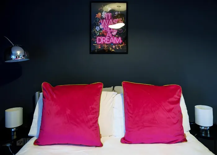 5 Bed Finnieston Skyhigh Duplex With Parking Appartamento *